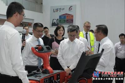 科技驅動，智造未來 廈門市長莊稼漢調研林德軟件研發，擘畫高質量發展新藍圖